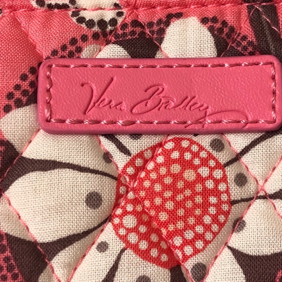 Vera Bradley Crossover. NWOT - Picture 2 of 3
